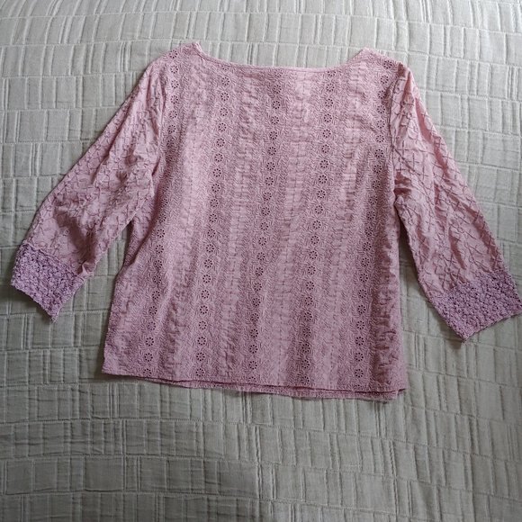 GAP eyelet top with 3/4-length sleeves (size S) - Picture 3 of 6